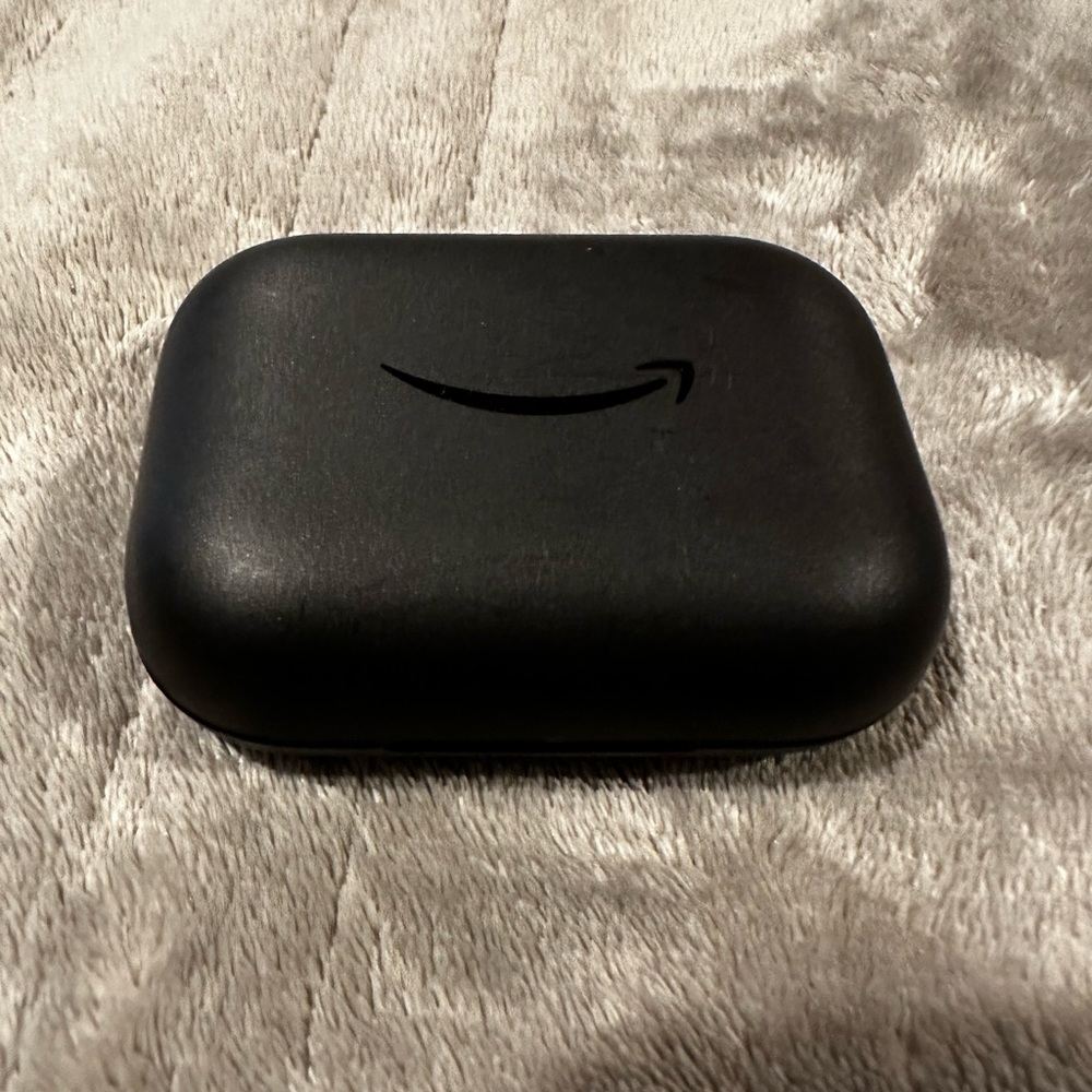 Amazon Earbuds - Picture 2 of 4